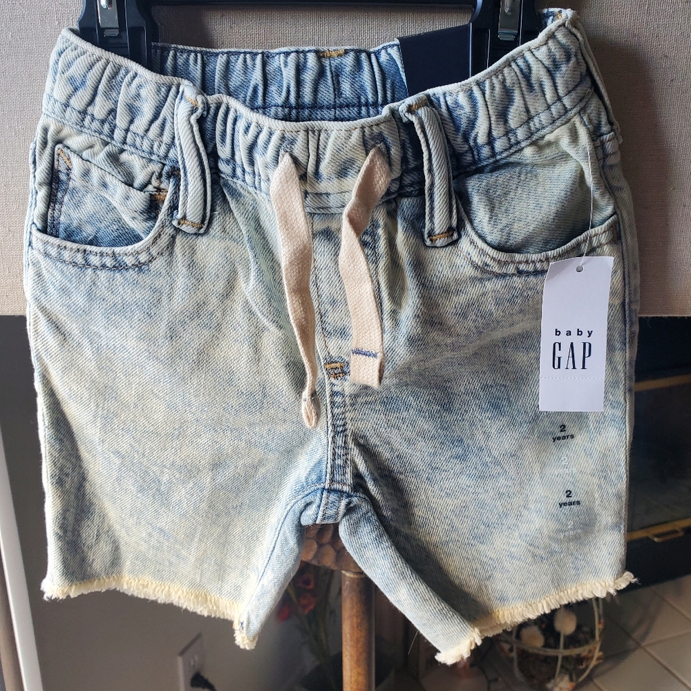 Baby Gap boy Denim shorts. 2 years